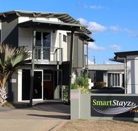 Smart Stayzzz Inns - Foster Accommodation