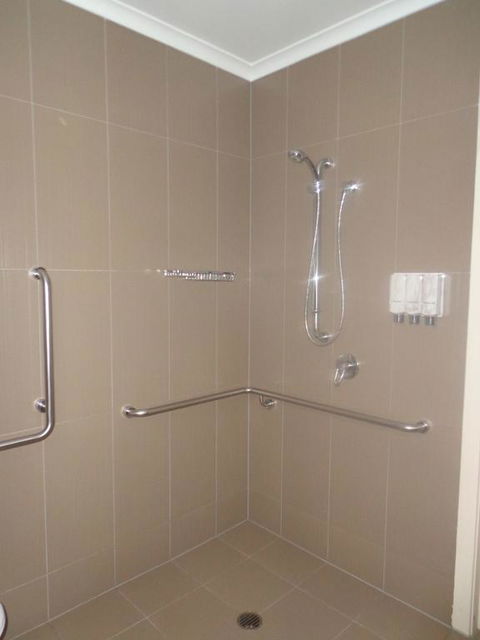 Smart Stayzzz Inns - Foster Accommodation 3
