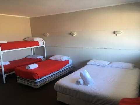 Snowy Mountains Resort And Function Centre - Foster Accommodation 1