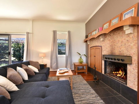 Somerville Wines Farmstay In Broke, Super Cute House On Working Farm. Walk For Miles. - Foster Accommodation 0