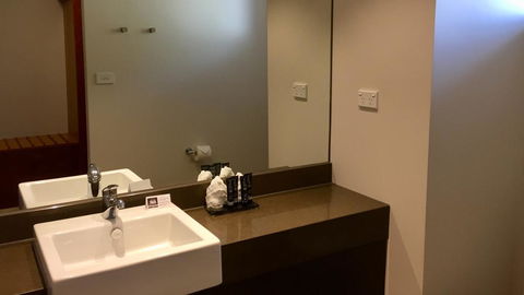Sovereign Resort Hotel - Foster Accommodation 1