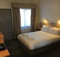 Spa Village Travel Inn - Foster Accommodation