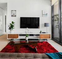 Spacious luxury 3Br Top Location  WiFi Gym Pool - Foster Accommodation