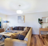 Spacious Renovated Apartment In Quiet Area - Foster Accommodation