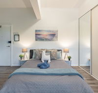Spacious Studio 2mins to StationShopping Sleeps4 B - Foster Accommodation
