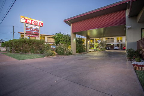 Spinifex Motel And Serviced Apartments - Foster Accommodation 1