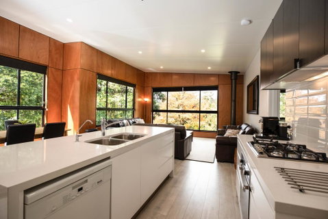 Springbrook25 Upper Apartment - Foster Accommodation 2