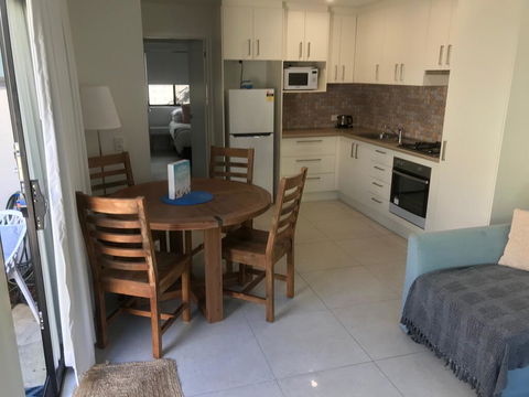 St Clair's Apartments, Cotton Tree - Foster Accommodation 2