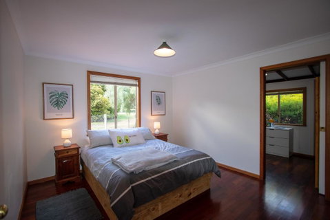 Stargazers - Foster Accommodation 1