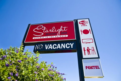 Starlight Motor Inn - Foster Accommodation 1