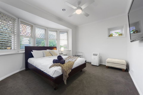 StayCentral - Rosanna Luxurious Mansion - Foster Accommodation 3