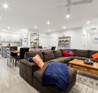 StayCentral - Rosanna Luxurious Mansion - Foster Accommodation
