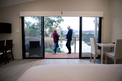 Still Earth - Foster Accommodation 3