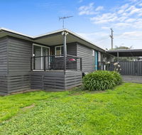 Strathmore Beach House 67 - Foster Accommodation