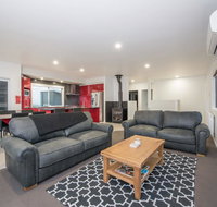 Stratton Summit 4- Modern sophisticated style with lake and mountain views - Foster Accommodation
