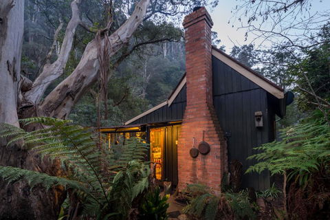 Stringer's Cottage - Foster Accommodation 0
