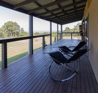 Studio 165 Hidden Gem on 50 acres with bay views - Foster Accommodation