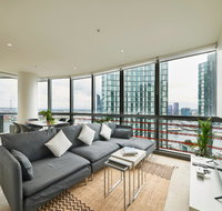 STUNNING 2 BED 2 BATH STYLISH UNIT // FREE PARKING - Foster Accommodation