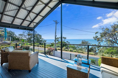 Stunning Family Escape On The Point With Bay Views - Foster Accommodation 3