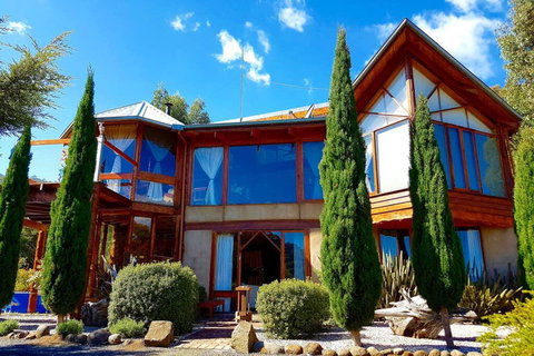 STUNNING HOME WITH AMAZING VIEWS - Just 20 Mins To The City And Only 10 To MONA! - Foster Accommodation 3