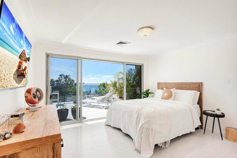 Stunning Oceanview Retreat Between Beach And Bush - Foster Accommodation 2