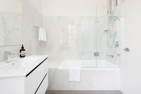 STUNNING SYDNEY HOME 10 - Foster Accommodation 3