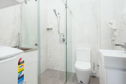 STUNNING SYDNEY HOME 11 - Foster Accommodation 3