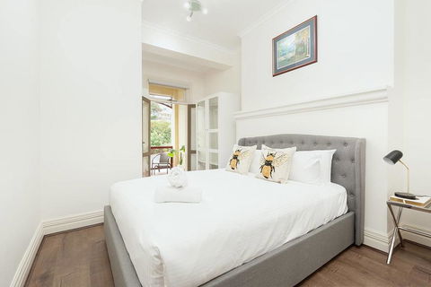 STUNNING SYDNEY HOME 11 - Foster Accommodation 1