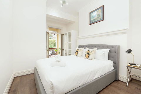 STUNNING SYDNEY HOME 6 - Foster Accommodation 1