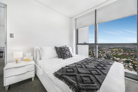 Stunning Views On The 41st Floor - Foster Accommodation 1