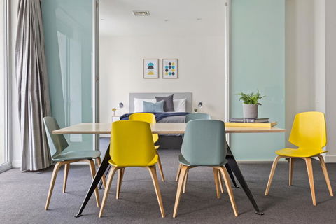 Stunning, Central Huge CBD Pad, Free WiFi, Netflix - Foster Accommodation 0