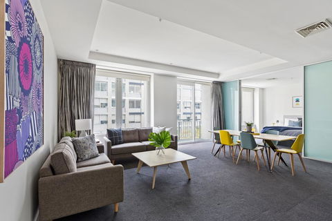 Stunning, Central Huge CBD Pad, Free WiFi, Netflix - Foster Accommodation 1