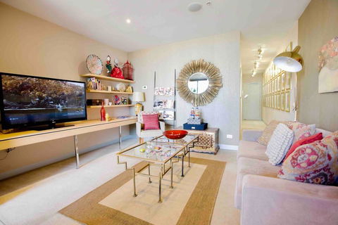 Stylish 1 Bedroom Apartment Amazing City Views - Foster Accommodation 2
