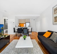 Stylish Apartment With Large Balcony and Parking - Foster Accommodation