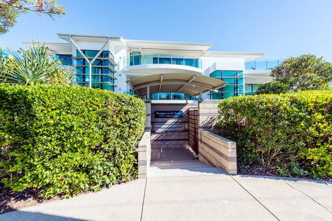 Stylish Beach Side Apartment - Unit 5 - 33 Lorikeet Drive - Foster Accommodation 2