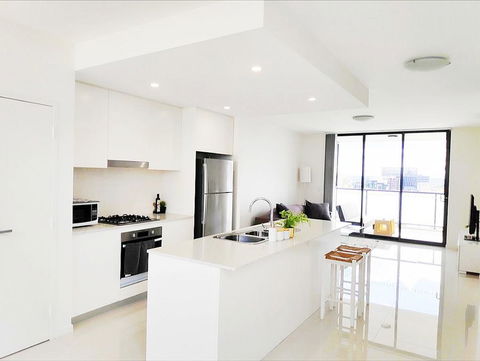 Stylish Liverpool 2Bed 2Bath Apartment -Skyline Views! -Masks Provided - Foster Accommodation 2