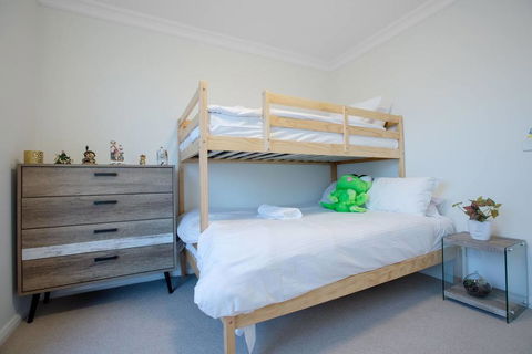 StylishTownhouse@Narre Warren/TrainStation/SC - Foster Accommodation 0