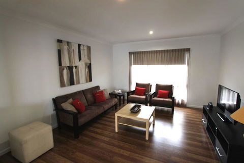 Summersalt Beach House - Foster Accommodation 0