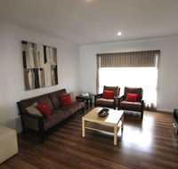 Summersalt Beach House - Foster Accommodation