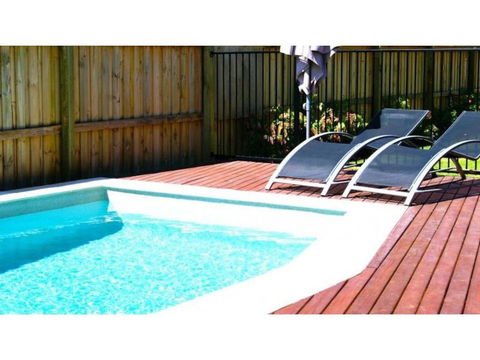 Summersalt Beach House - Foster Accommodation 1