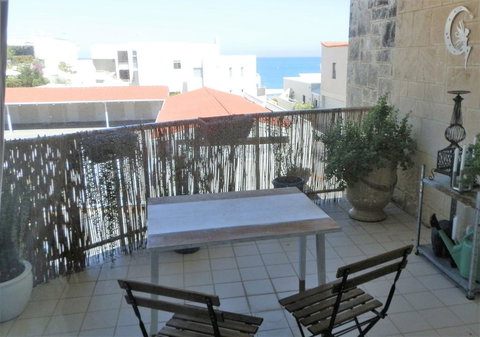 Sun, Sand, Sea And Salty Kisses Cottesloe Beach House - Foster Accommodation 3