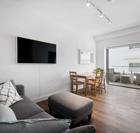 Sunlit 1 Bedroom Apartment right at Bondi Beach - Foster Accommodation