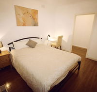 Sunny House - Melbourne Airport Home - Foster Accommodation