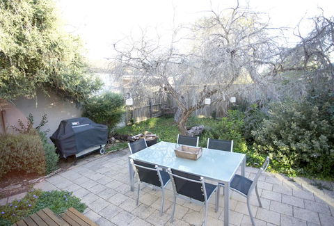 SUNNY DAZE - Foster Accommodation 1