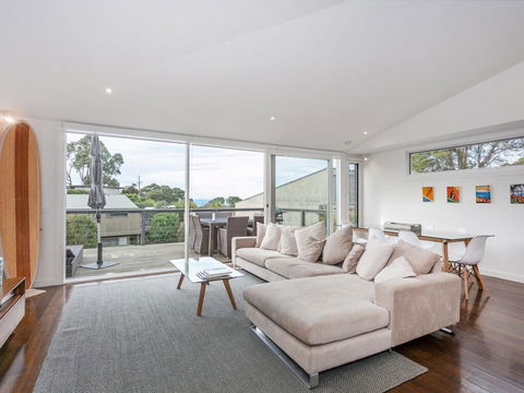 SUNRISE AT BREAKERS - Townhouse Close To Town - Foster Accommodation 3