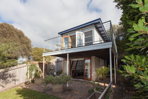 Sunseeker Cottage - Gorgeous Seaside Cottage - Foster Accommodation 2