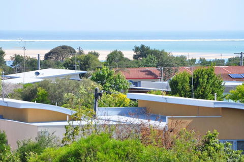 SUNSET WATERS - INLET SIDE - Foster Accommodation 1