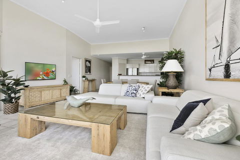 Sunshine Beach Penthouse With Beach Views - Unit 9/21 Park Crescent, Sunshine Beach - Foster Accommodation 1