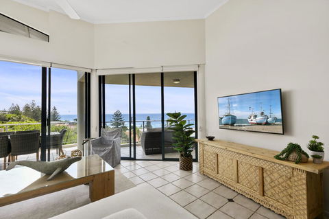 Sunshine Beach Penthouse With Beach Views - Unit 9/21 Park Crescent, Sunshine Beach - Foster Accommodation 3