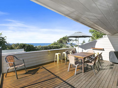 Sunshine Beach Serenity And Pet Friendly ! 9 Seaview Terrace, Sunshine Beach, QLD 4567 - Foster Accommodation 2